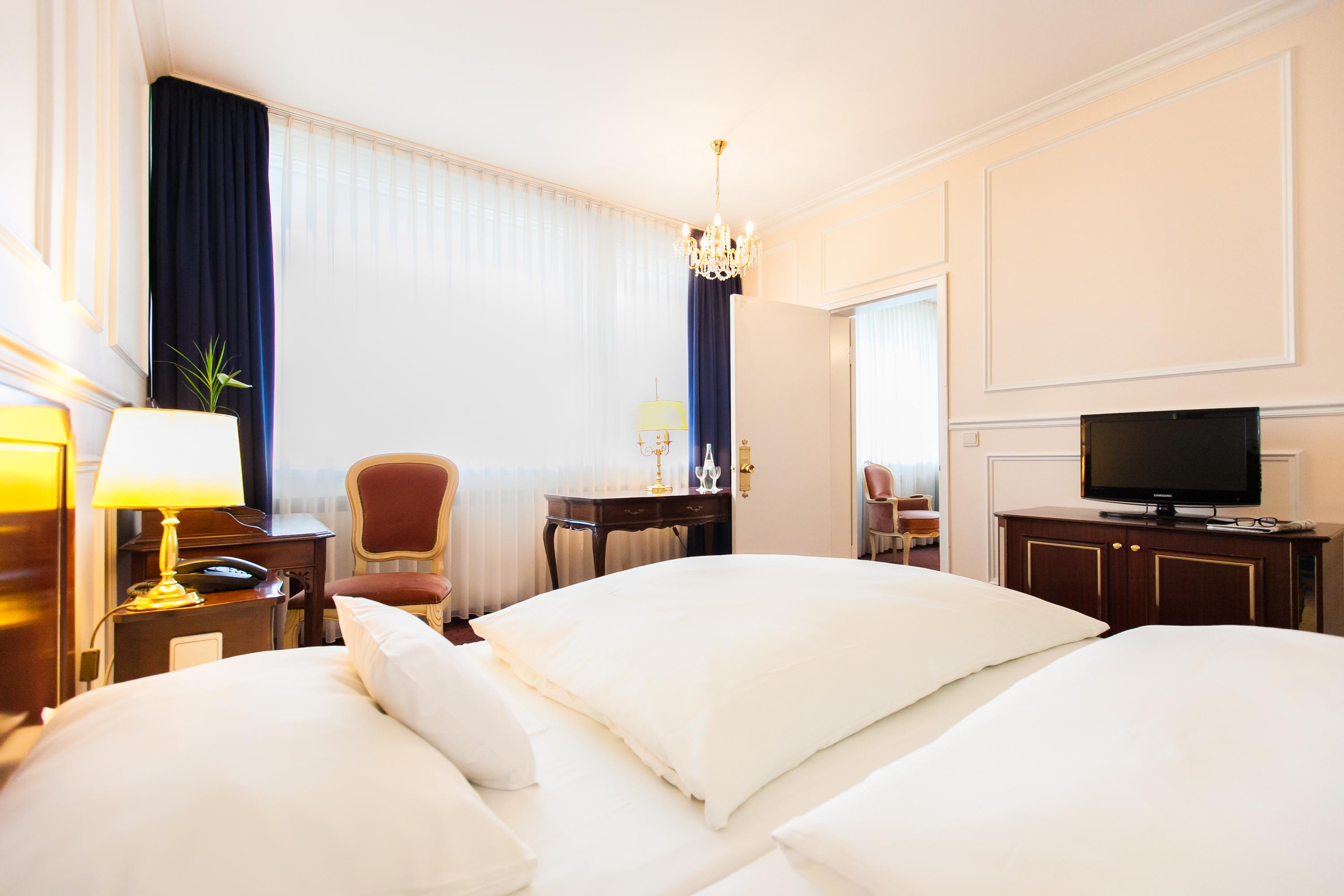 Centro Hotel Bristol Бонн Экстерьер фото