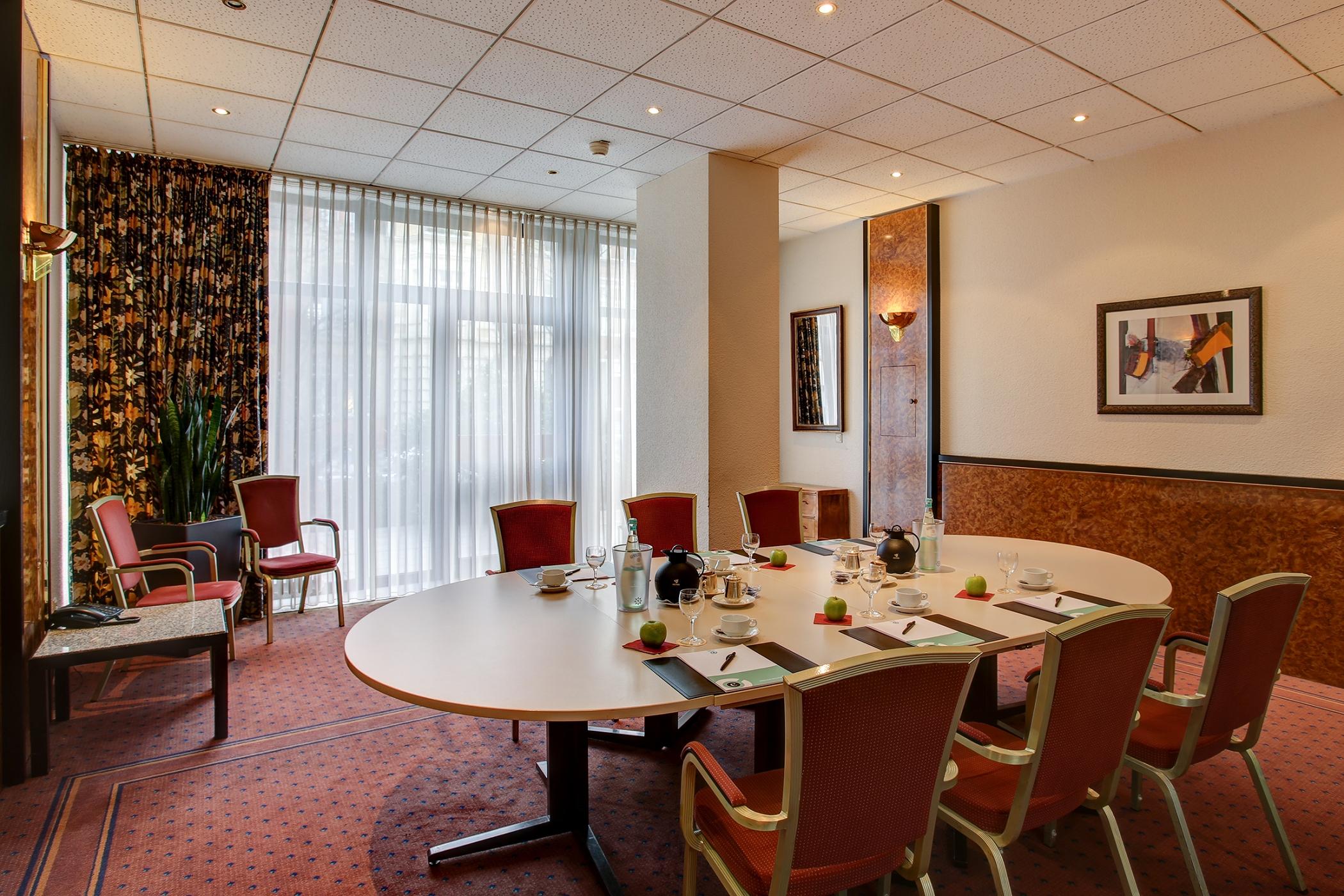 Centro Hotel Bristol Бонн Экстерьер фото