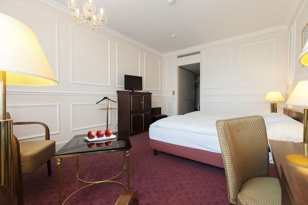 Centro Hotel Bristol Бонн Экстерьер фото