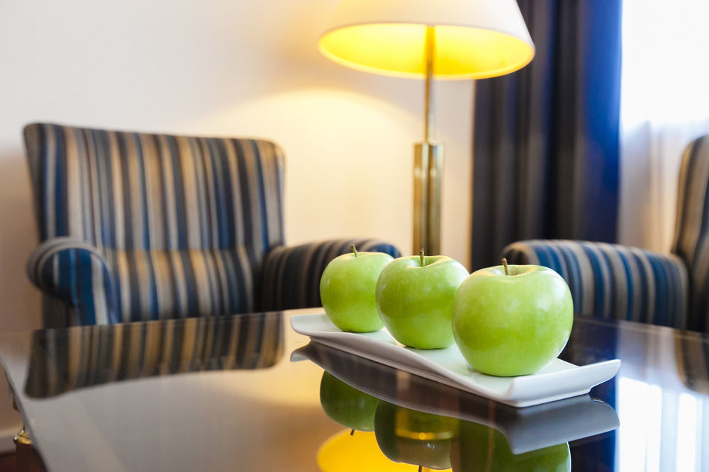Centro Hotel Bristol Бонн Экстерьер фото