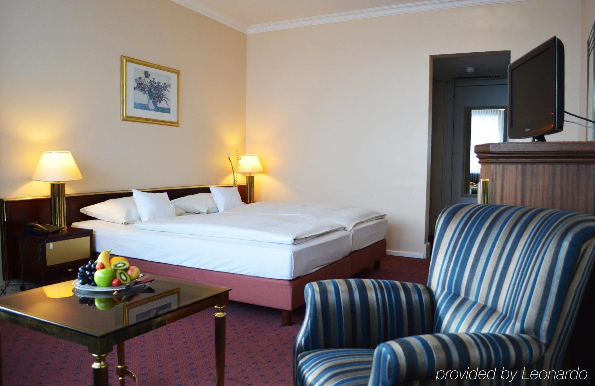 Centro Hotel Bristol Бонн Экстерьер фото