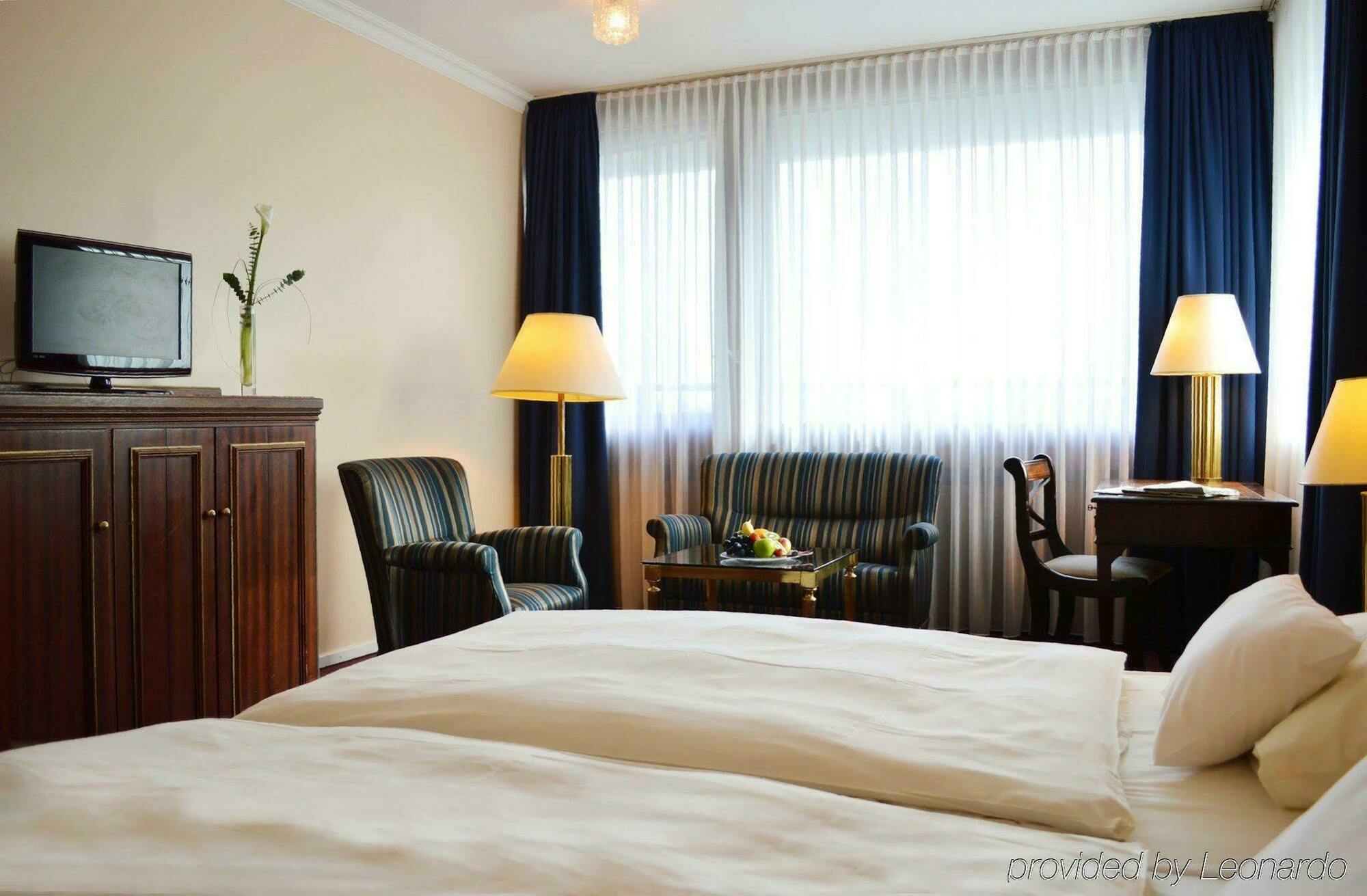 Centro Hotel Bristol Бонн Экстерьер фото